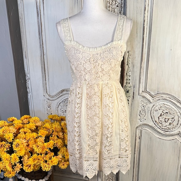 Ark & Co Dresses & Skirts - Ark&Co Cream Lace Sleeveless Victorian Dress